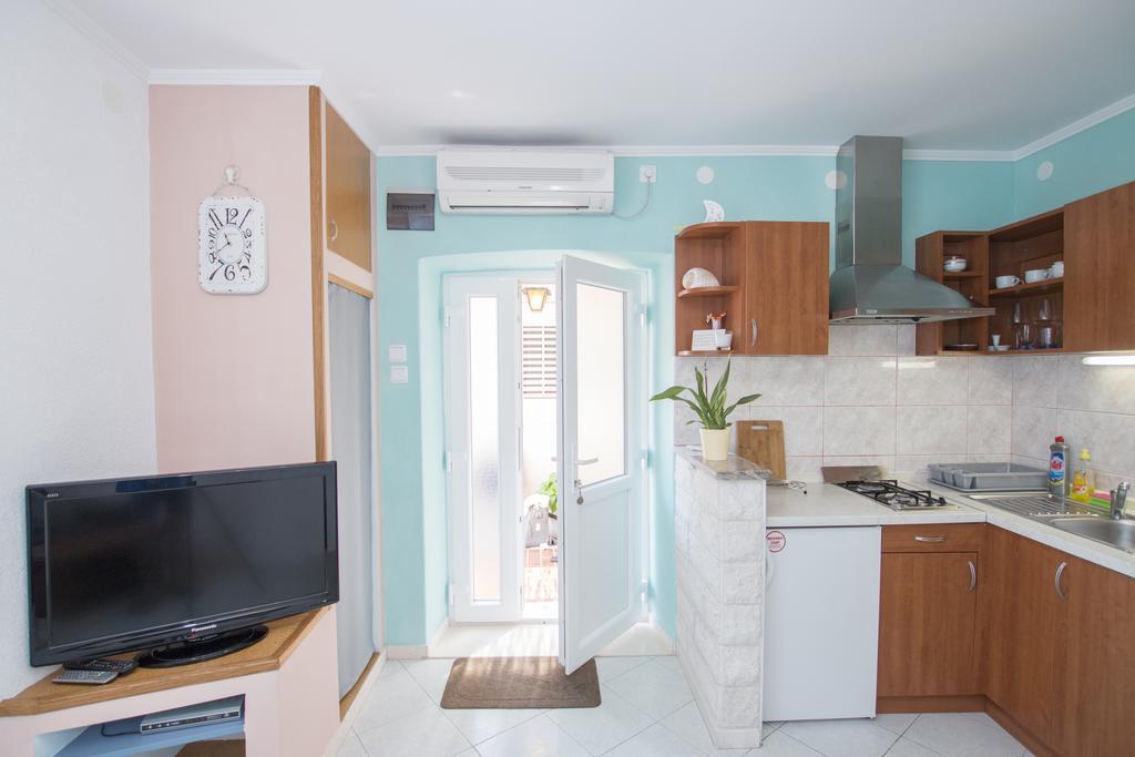 Radovcic Apartments And Rooms Тръстено Екстериор снимка