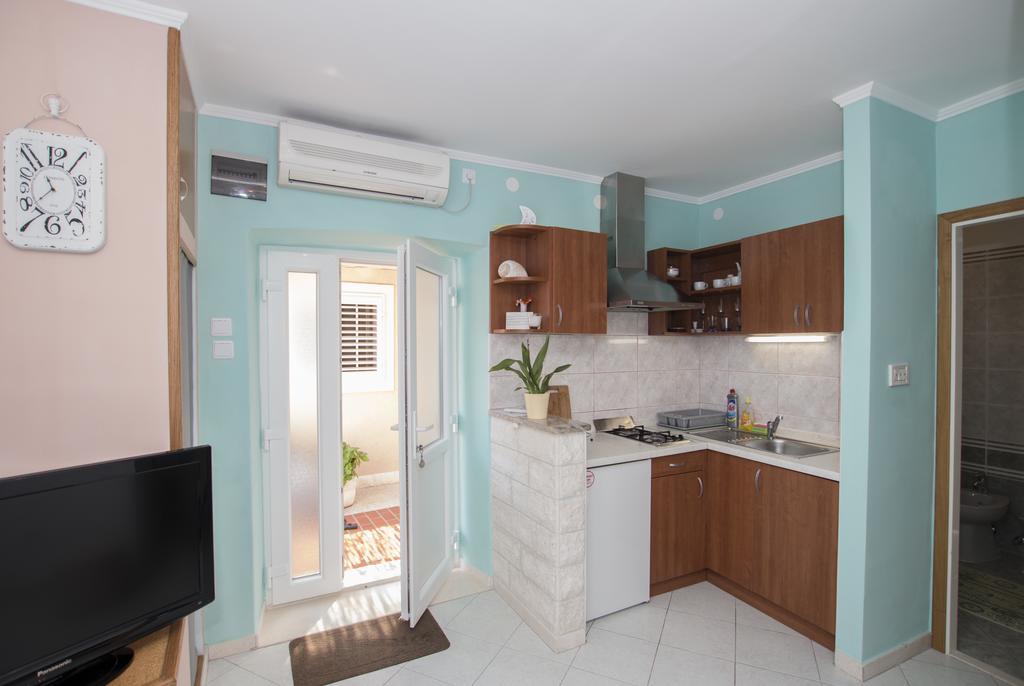 Radovcic Apartments And Rooms Тръстено Екстериор снимка