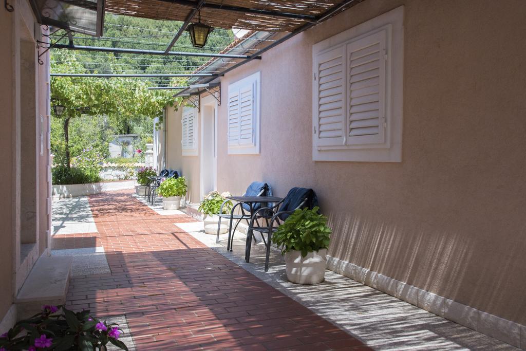 Radovcic Apartments And Rooms Тръстено Екстериор снимка