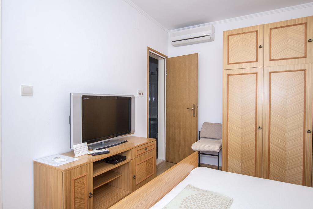 Radovcic Apartments And Rooms Тръстено Екстериор снимка
